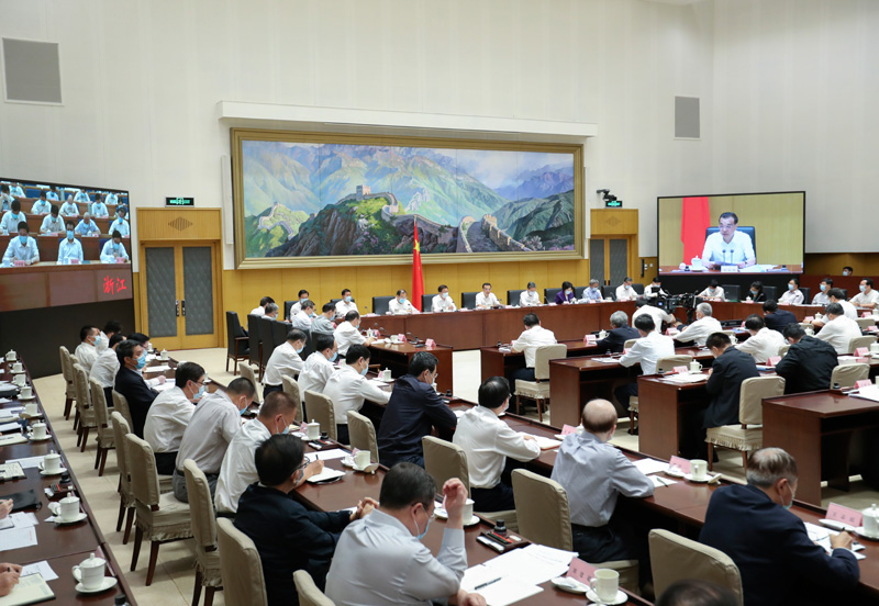 李克强：财力再紧张也不能动市场主体的蛋糕，打违规收费的主意